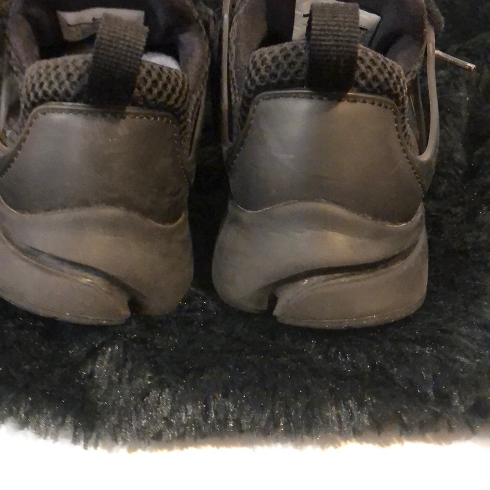 Nike - Picture 3 of 5